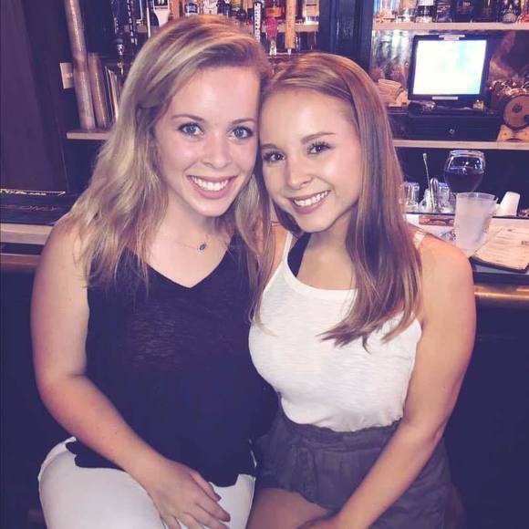 Meet your Posher, Carlee - Picture 1 of 1